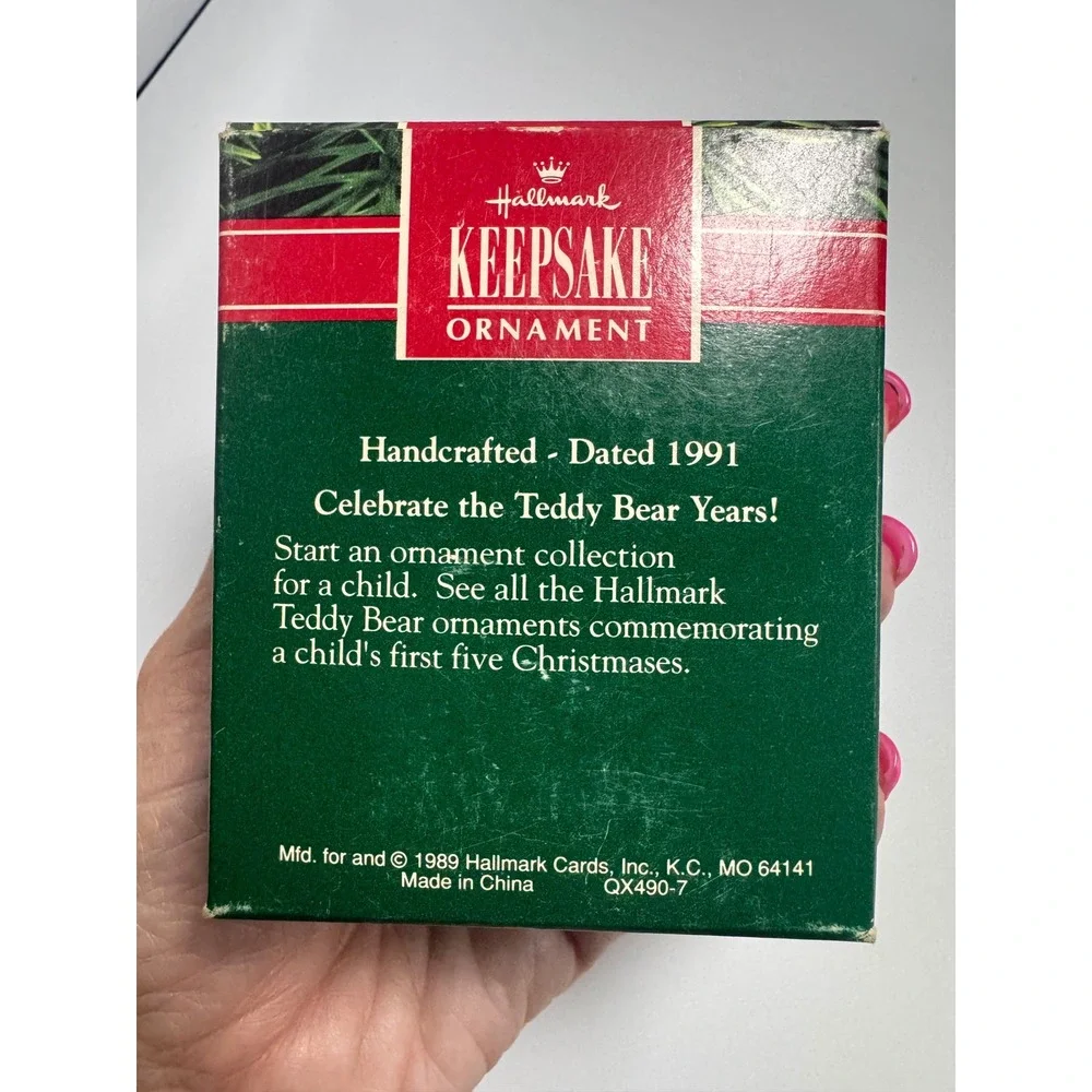 1991 Hallmark Keepsake Ornament Child's Fourth Christmas Panda Bear QX490-7